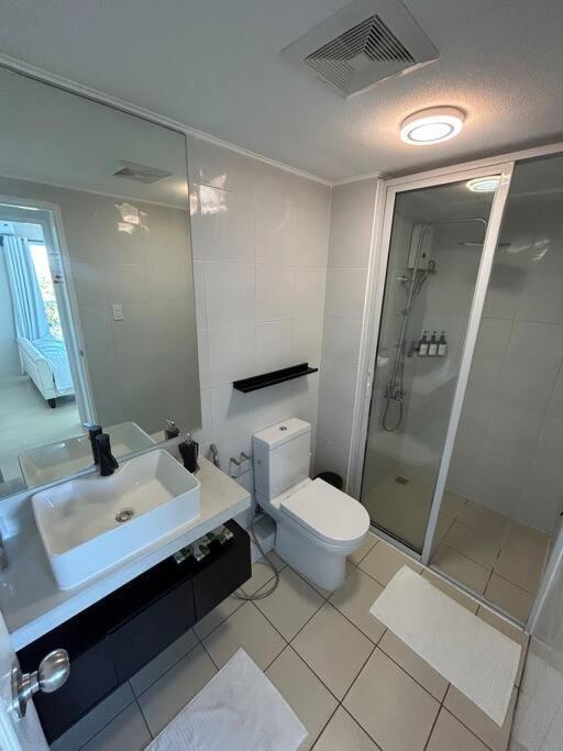 Modern Oasis: Pool + Netflix Apartment Manila Exterior photo